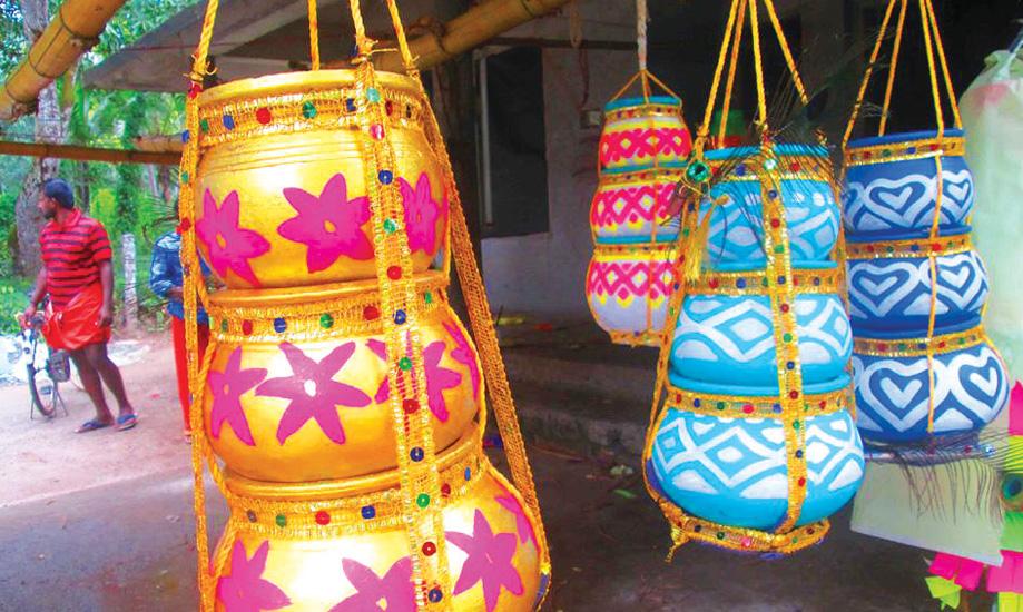 Uri (pot hanger) with pots