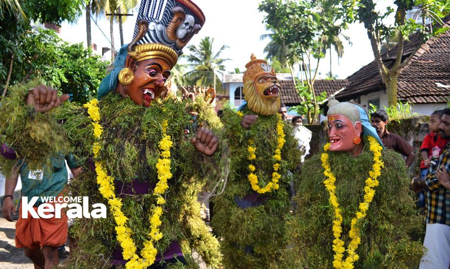 Kummattykkali at Thrissur