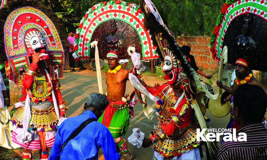 Folk forms of Valluvanad, Poothan & Thira