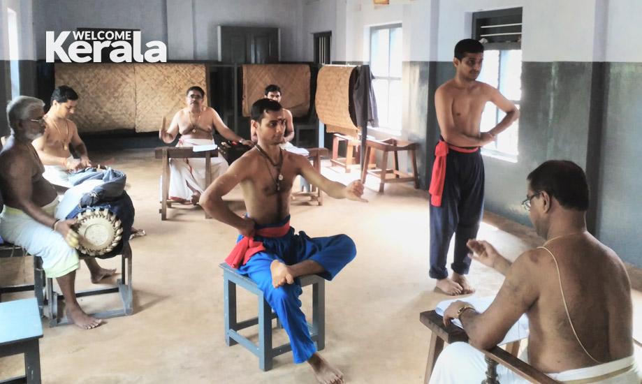 Cholliyattam- training practice of Chyavana Charitham | Guru: Kottakkal Kesavan Kundalayar |Performers: Kottakkal Pradeep, Kottakkal Krishnadas